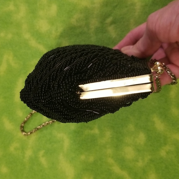 Black beaded seashell handbag - Picture 4 of 10